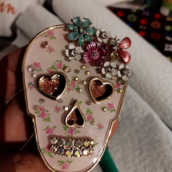 BETSEY JOHNSON Floral Skull Pendant Necklace - Picture 2 of 6